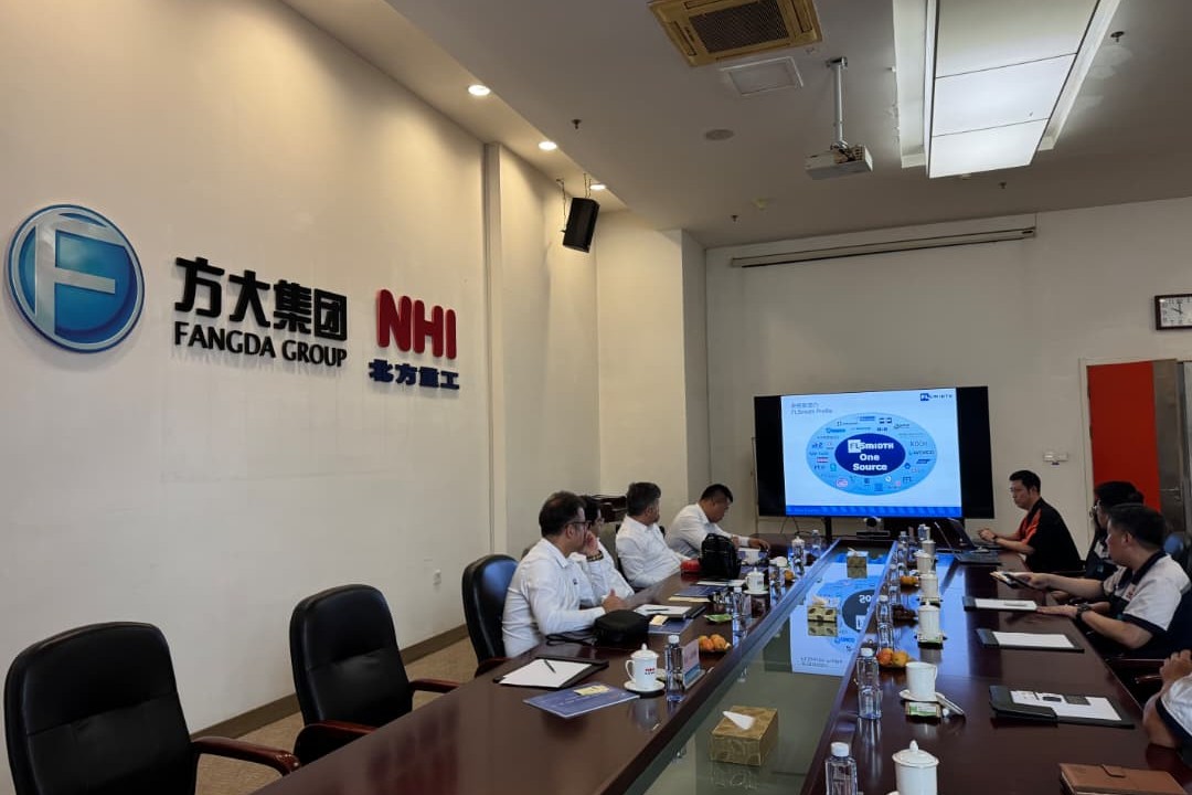 Negotiation and contract signing meeting with NHI Company in the field of mining equipment